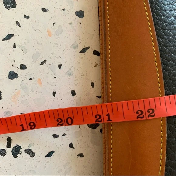 Vintage Dooney & Bourke Classic Top Zip Crossbody - Picture 12 of 16